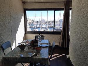 Vue sur les voiliers