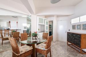 Great BeachFront Condo,11th Floor, Great View!