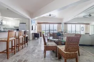 Great BeachFront Condo,11th Floor, Great View! - Icacos