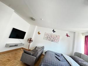 01 Convenient Central Studio - Station Station