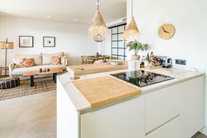 LAE112D - Large terrace with stunning views