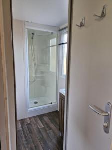 Campings MOBIL-HOMES LES CHARMETTES 4 Etoiles : photos des chambres