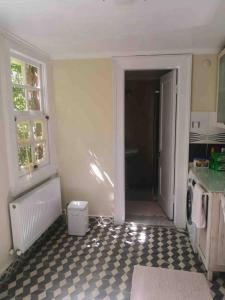 Maris Alsancak City Center