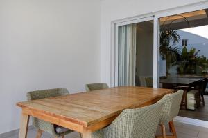 Playa Coral | Oasis Frente a la Piscina