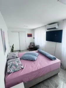 Um Quarto para duas pessoas - Jabaeté