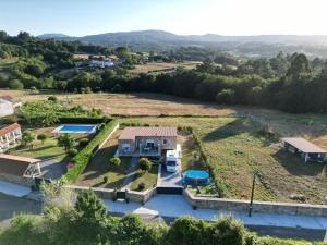 Casa vanguardista en el campo cerca de Santiago
