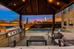 Valley Vista Luxury Retreat w Pool Cinema Games