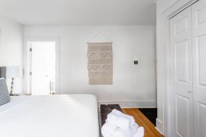 Sunshine Room by harbor downtown beach I-95&Train