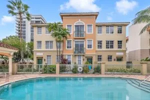 Fantastic Townhouse Beach Access Resort Amenities! - Golden Isles