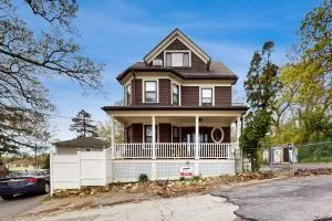 Boston’s Convenient Gem - 诺伍德