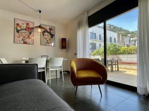 Apartment with shared pool and two rooms