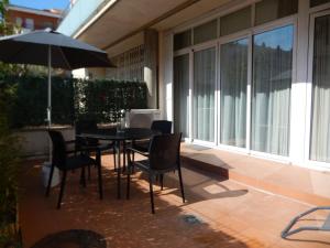 Apartment in Estartit with private garage