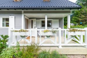 Chatka Pod Sosnami - mały dom