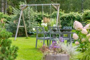 Chatka Pod Sosnami - mały dom