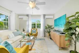 Relaxing Island Retreat Steps to Grace Bay Beach - The Bight Settlements