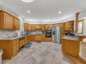 Spacious 3BR Near Ambassador & Gordie Howe Bridges
