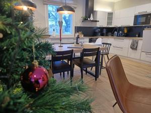 Arctic Lakeside Villa