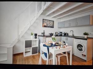 Two-room apartment San Babila Milan