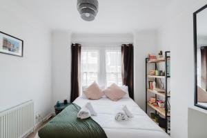 Elephant & Castle 2 bed Hammock Hangout