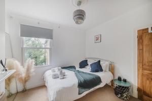 Elephant & Castle 2 bed Hammock Hangout