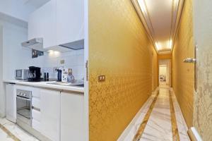 Tritone Luxury House