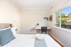 StayAU 4BRM Charming Modern Home in Mt Colah