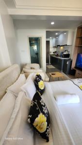 The Mancave Studio with balcony & Gym