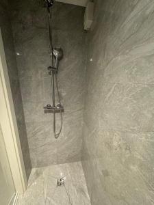 4-Bedroom Escape-Bright & Cozy