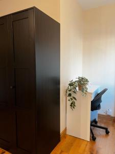 Laxey place maisonette East Belfast -private parking, transport links