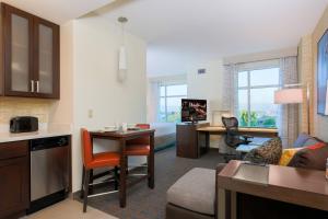 King Studio room in Residence Inn by Marriott San Jose Airport