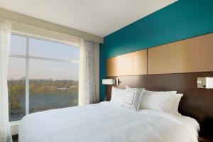 King Studio with Sofa Bed - Hearing Accessible room in Residence Inn by Marriott San Jose Airport