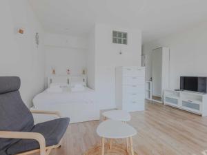 Charming Studio with balcony -2P- Batignolles