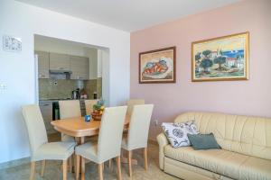 Apartments by the sea Podstrana, Split - 14993