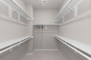 3BR 2 & half Bath Townhouse Modern Spacious Retreat Near Lake Conroe!