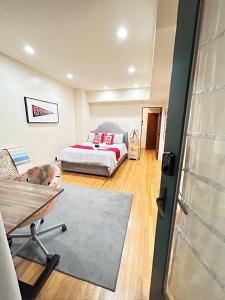 Studio- Steps from Stanford & Close to Everything!