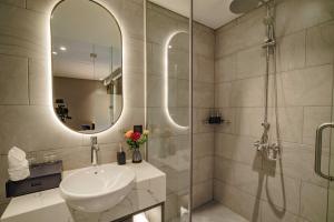 Nhat Ha Lavish Hotel