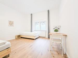 Tolstov Apartments - Monteurwohnung mit 3 Zimmern , Terrasse und Parkplatz
