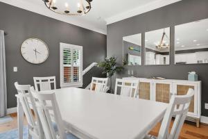 Magnolia Ave Home Walk Downtown 3 Min to Beach