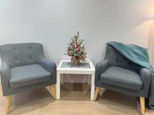 Cozy, 2BDR,walkout apt, free parking