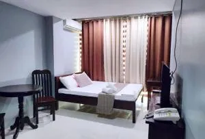 RedDoorz @ Villa E Mansion - Barraca