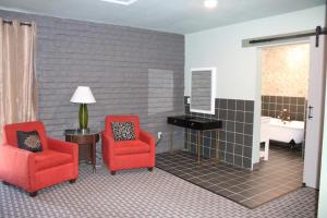 Historic Cow Palace Inn