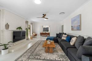 Stanwell Park Escape - Sprawling Beachfront Living