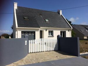 Maisons de vacances Maison confortable 3 chambres, jardin, proche plages & bourg, WiFi, parking - FR-1-813-15 : photos des chambres