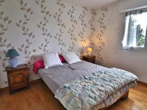 Maisons de vacances Maison confortable 3 chambres, jardin, proche plages & bourg, WiFi, parking - FR-1-813-15 : photos des chambres