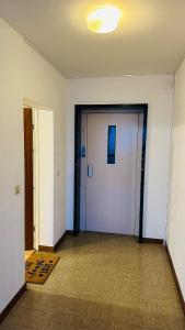 1 Room in 2 Room Apartment in Downtown near Frankfurt