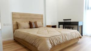 Luxury apartment with sea view, Thap Ba