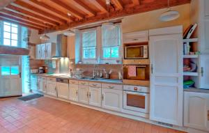 Beautiful Home In Gonneville-Le-Theil