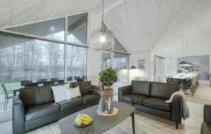 Beautiful Home In Jesendorf With Sauna