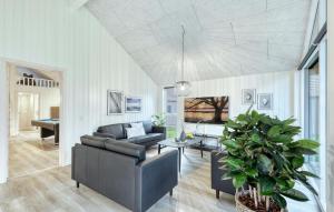 Beautiful Home In Jesendorf With Sauna