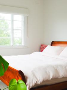 Two Bedr Art Deco Flat - East Melb - 5min to MCG